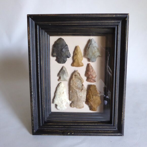 VINTAGE REAL ARTIFACT NATIVE AMERICAN INDIAN ARROWHEADS SHADOWBOX COLLECTION - Picture 2 of 10
